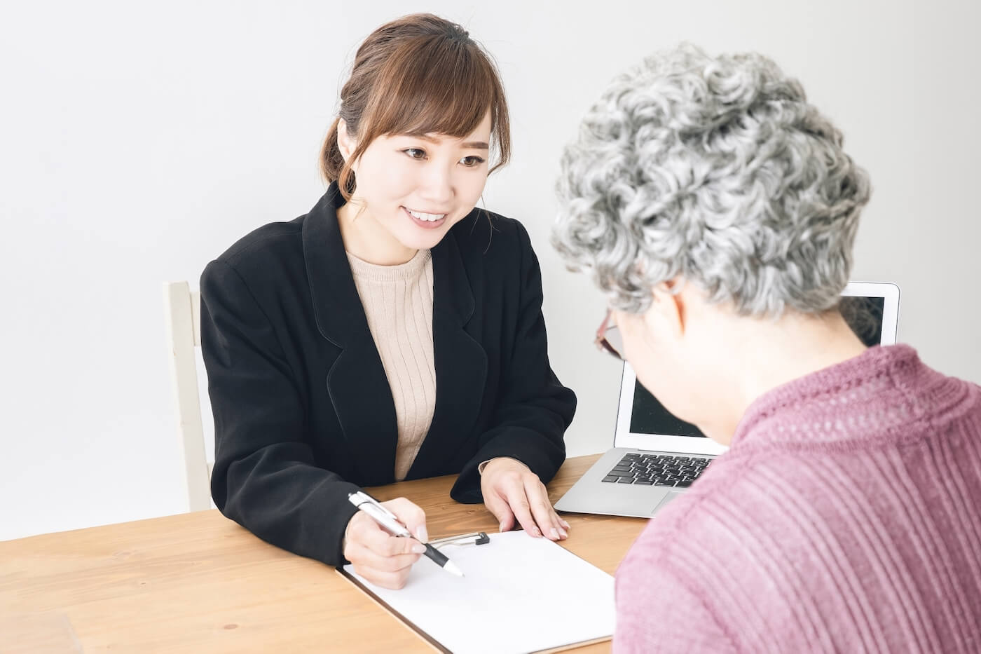 「正社員」の心理カウンセラーの給与・年収